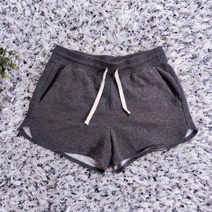 Amazon Essentials Women's French Terry Fleece Short Charcoal Heather